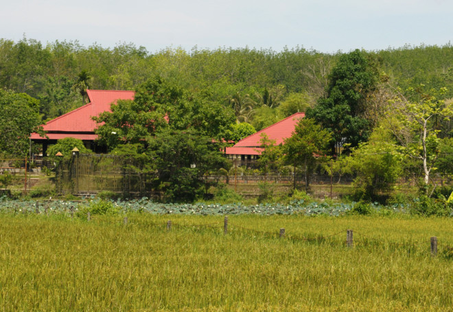Biệt[-]phủ[-]hoành[-]tráng[-]của[-]Ủy[-]viên[-]Thường[-]vụ[-]Tỉnh[-]ủy[-]Kon[-]Tum